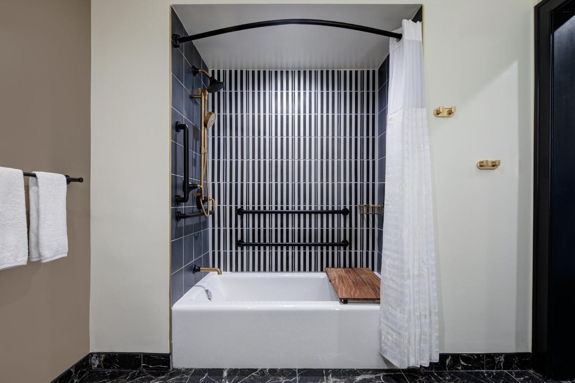 The Lasalle Hotel, Bryan College Station, A Tribute Portfolio Hotel Экстерьер фото